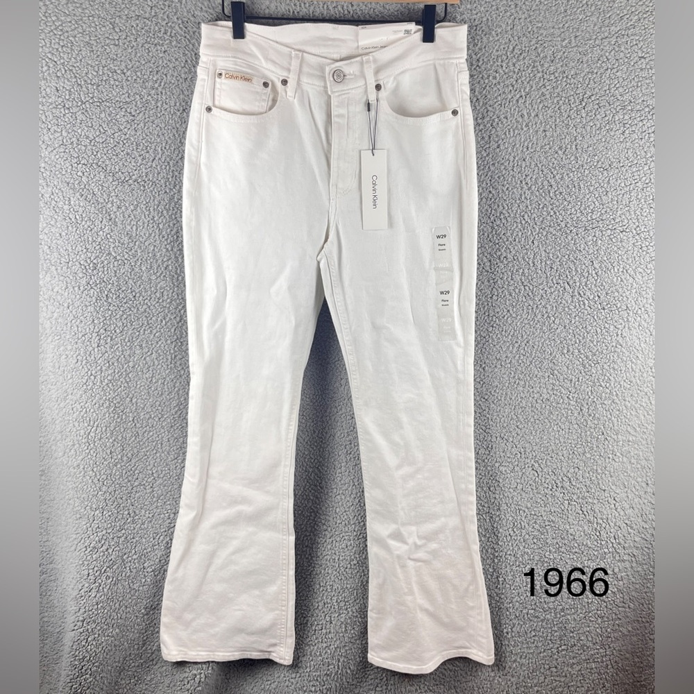 Calvin Klein Women’s White Flare Stretch Jeans Size 29 NWT